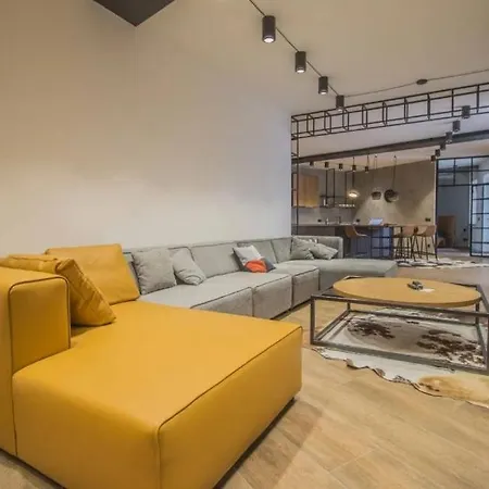 Apartmán 160 M Luxury Retreat Jacuzzi, Sauna & Free Parking