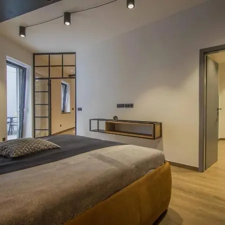 160 M Luxury Retreat Jacuzzi, Sauna & Free Parking * Bratislava