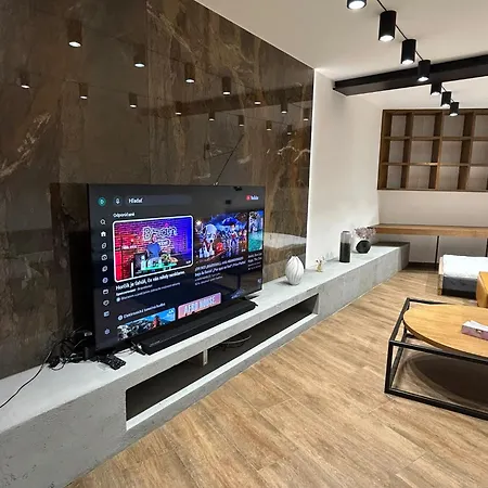 160 M Luxury Retreat Jacuzzi, Sauna & Free Parking Apartmán