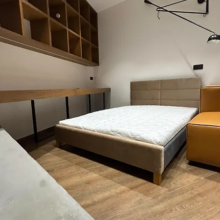 160 M Luxury Retreat Jacuzzi, Sauna & Free Parking * Bratislava